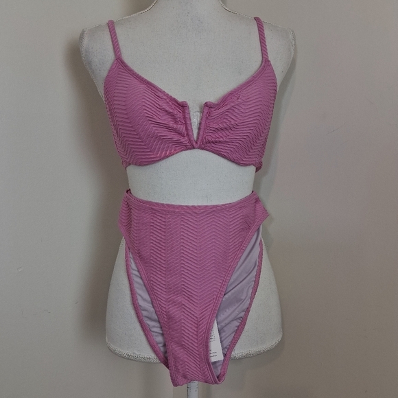 Cupshe Cyclamen V- Wire Bikini Top And Midrise Bottoms In Size Small NWT FullSet - Picture 7 of 12